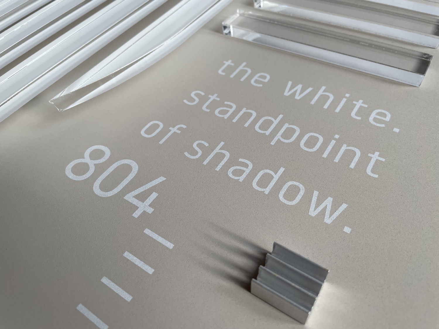 804_the%20white_standpoint/804_the%20white_standpoint%20of%20shadow_Andrea%20Brittnek_2022_2%20-%201500x1125px.jpg