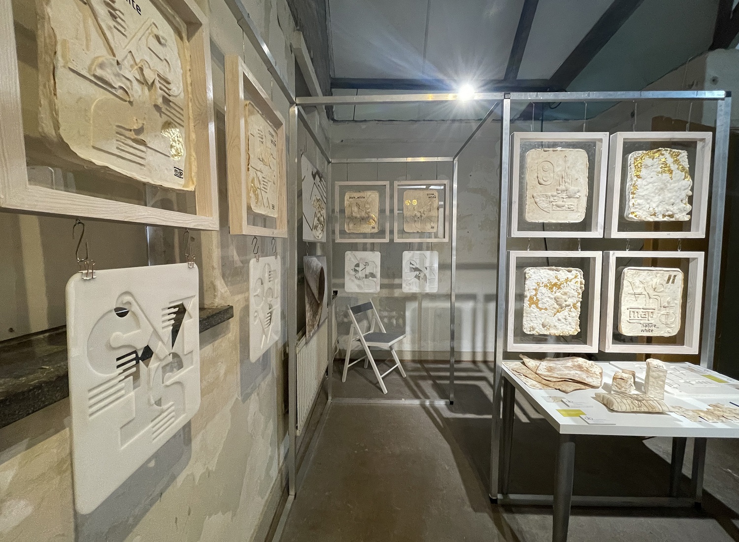 DDW24_BioArt%20Laboratories_exhibition_Andrea%20Brittnek_2_Photo%20by%20Andrea%20Brittnek_2024%20-%201500x1099px.jpg