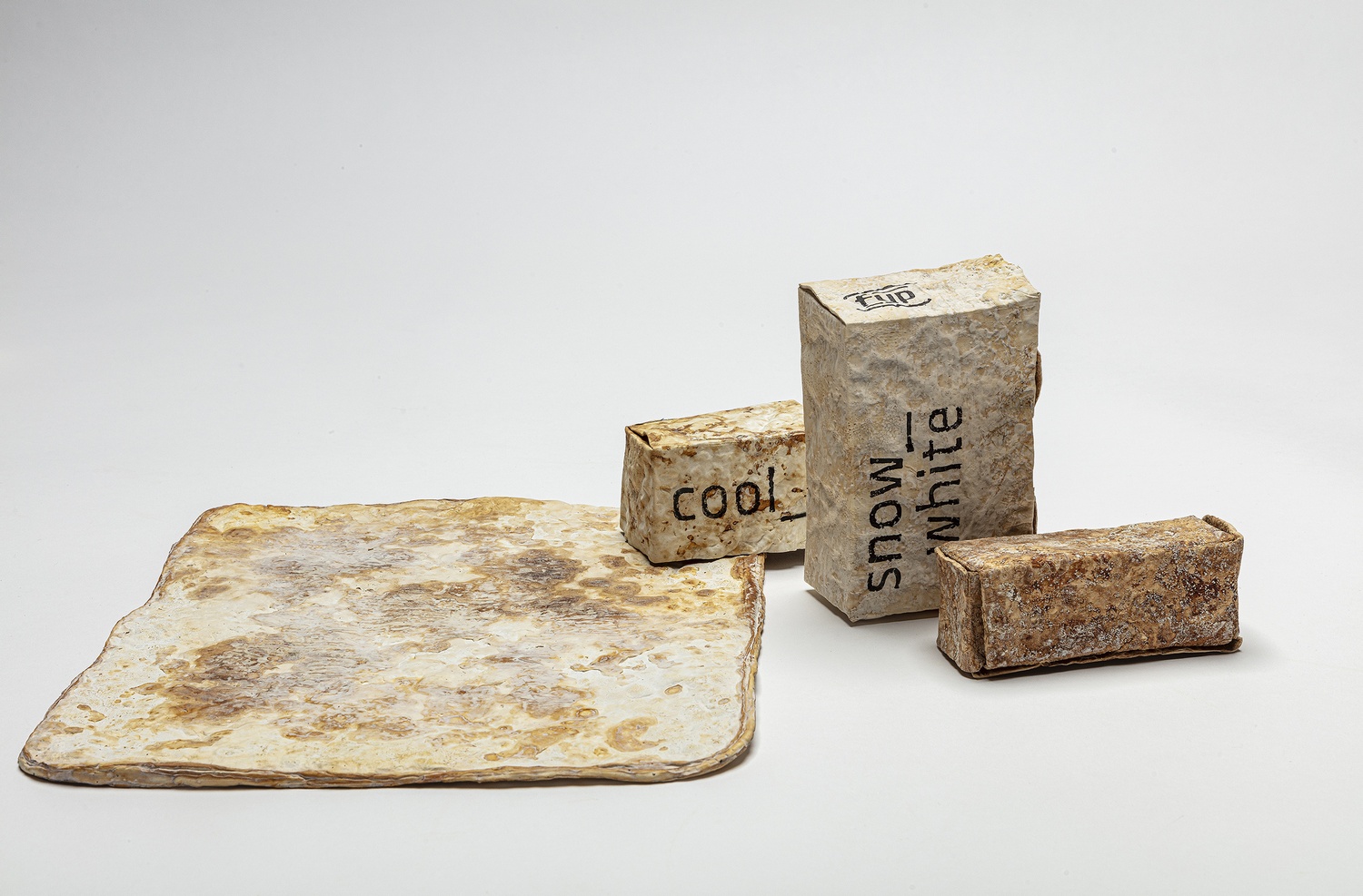 Tactile%20whiteness_FYP_New%20packaging%20materials_Andrea%20Brittnek_9__Photo%20by%20Zsoka%20Jambor_2023%20-%201500x987px.jpg