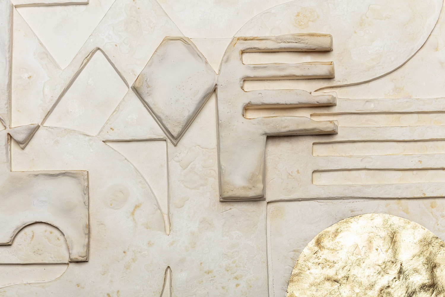 Tactile%20whiteness_The%20White%20Reliefs_Andrea%20Brittnek_13_Photo%20by%20Zsoka%20Jambor_2024%20-%201500x1000px.jpg