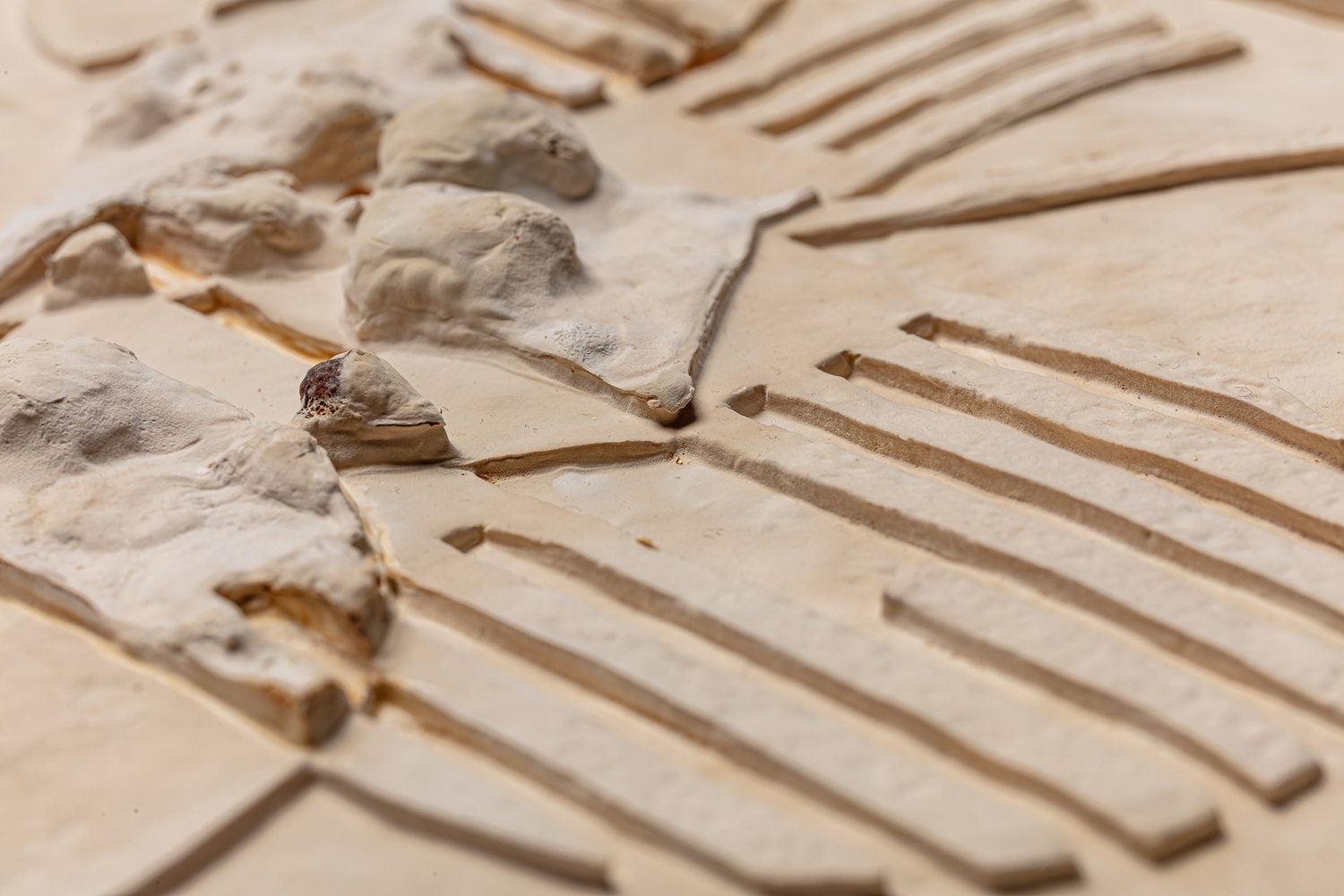 Tactile%20whiteness_The%20White%20Reliefs_Andrea%20Brittnek_22_Photo%20by%20Zsoka%20Jambor_2024%20-%201500x1000px.JPG
