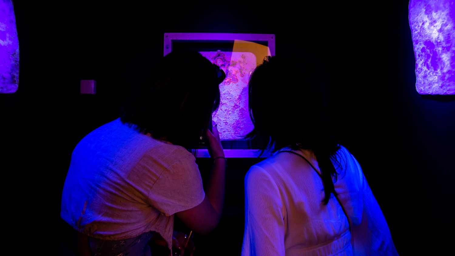 Tactile%20whiteness_UV%20light%20in%20the%20cabin_Andrea%20Brittnek_2__Photo%20by%20Panna%20Loos_2024%20-%201500x845px.jpg